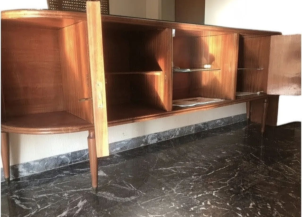 Credenza con vetrina centrale e ampio specchio, anni '60 10